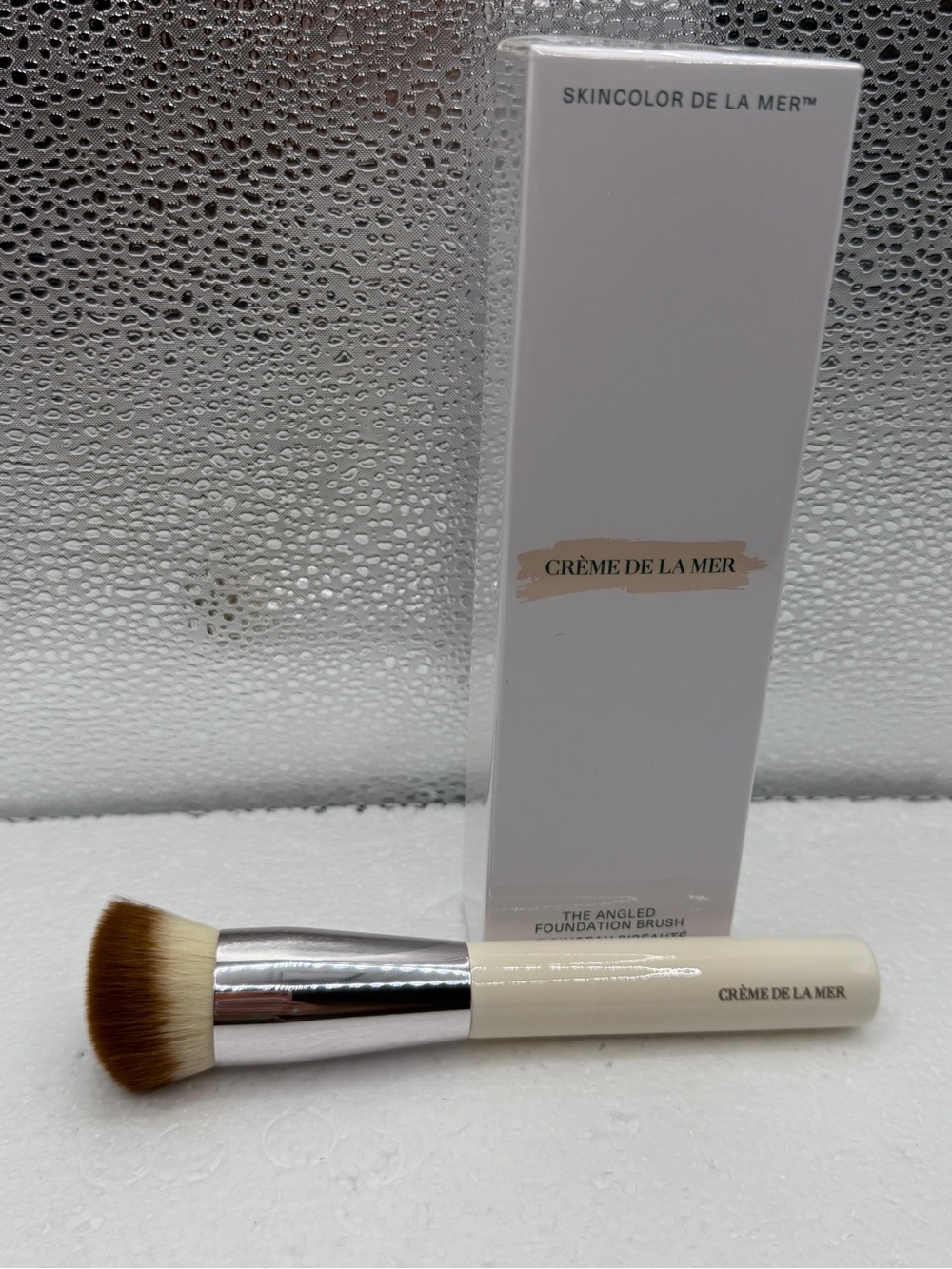 La Mer Cream Angled Foundation Brush with Brown Bristles - Sealed in Box